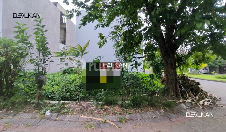 Land Hook Rarely Available, Facing Park