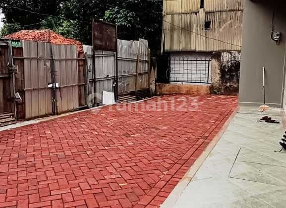 Sewa Ruko Siap Usaha Lantai Vinyl Premium dan 4 Ac