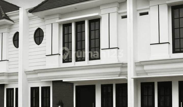 Bebas Banjir, Rumah, 2 Lantai, SHM