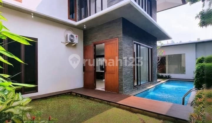 Bebas Banjir, Rumah, 2 Lantai, SHM, Siap Huni