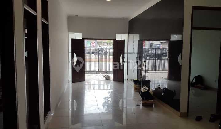 Rumah di Mainroad Antapani