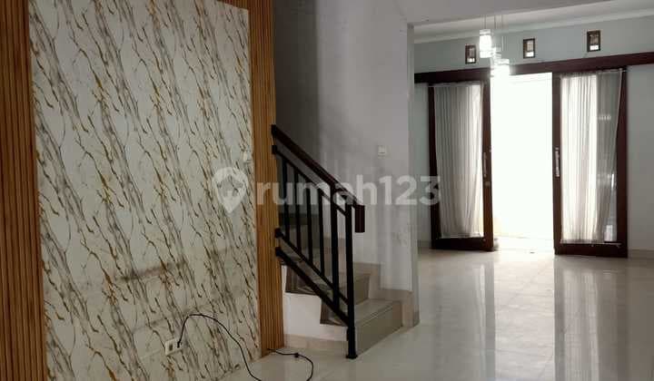 Rumah 2 Lantai Siap Huni di Cherry Field