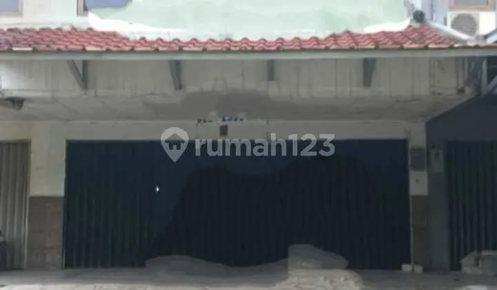 Strategic Shop House in Batununggal