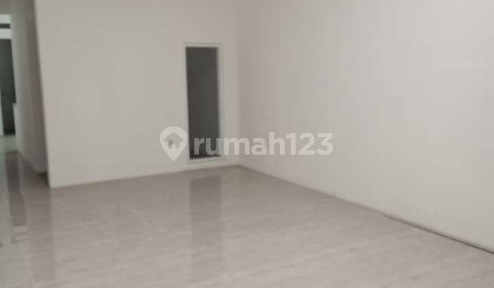 Disewakan Ruko Rendeng Lokasi Strategis di Antapani Bandung