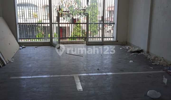 Disewakan Ruko Lokasi Strategis di Surapati Bandung