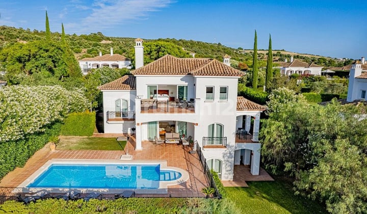 Cicil 440 Juta atau 20M Kavling Didepan Danau 24X30 Golf Pik 2 di Permata Golf Residence 1