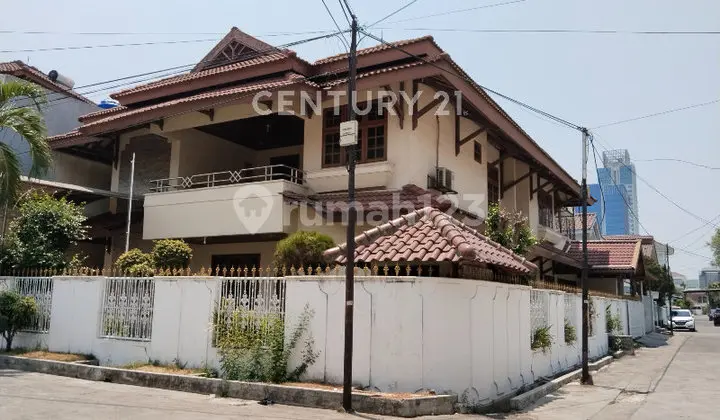 Rumah Kelapa Gading Akses Strategis Dekat Mall Mkg