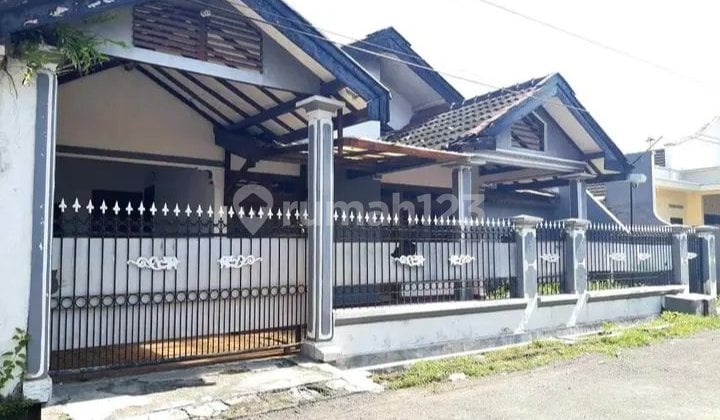 For Sale House Large Land Area Sumbersari. Easy Access to the City. For Sale House Large Land Area Sumbersari. Easy Access to the City.