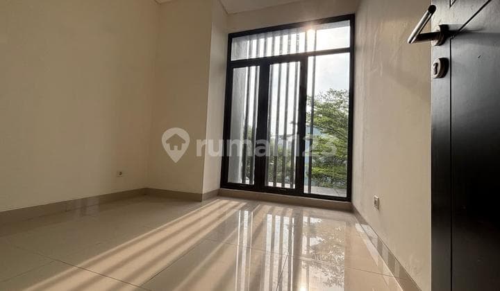 2-Floor House in the Shinano Cluster, with Adequate Facilities (015)