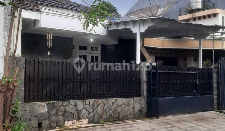 Disewakan Rumah Nyaman 3+1 KT Bukit Permai Cibubur, Jakarta Timur, 018