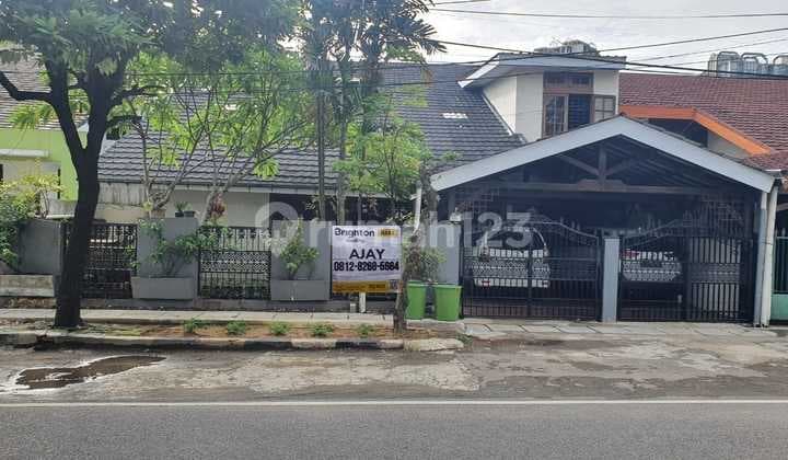 Rumah Modern Klasik Cempaka Putih Tengah