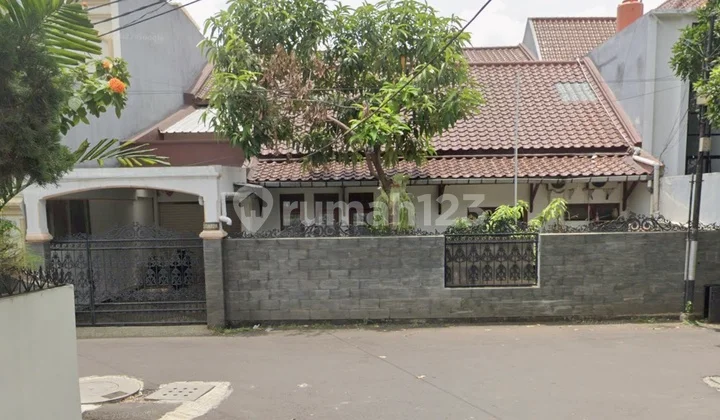 Rumah 2 Lantai dengan Luas Tanah 472 M2 di Gandaria Selatan Cilandak Jaksel