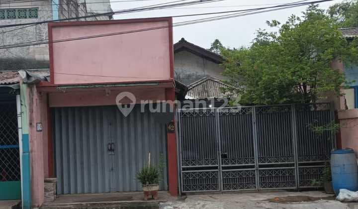 Dijual Cepat Rumah 2 Lantai Beserta Kios di Raya Kranggan, Bekasi