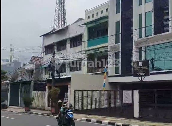 Dijual Perkantoran Jatinegara Office Dgn Desain Arsitektur Modern Dgn Standar Kualitas Premium di Jatinegara