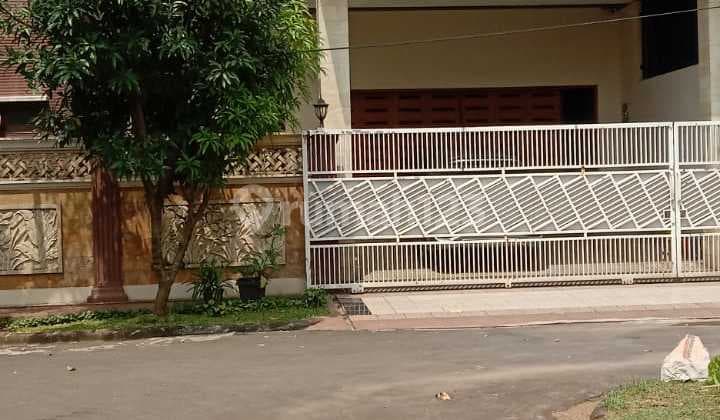 Dijual 2 Rumah 2 Lantai di Kemang Pratama Bekasi