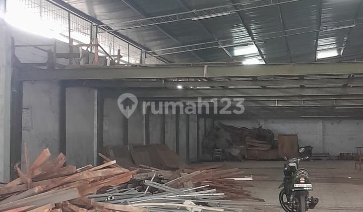 Gudang Dekat Toll dan ********