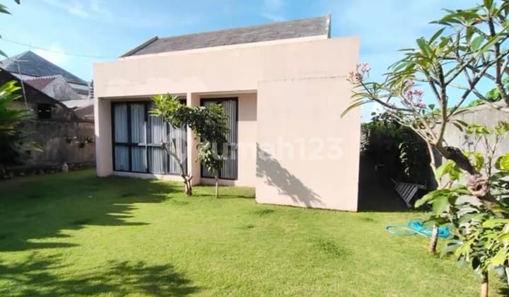 Rumah Semi Vila Dekat dengan Pantai di Gianyar