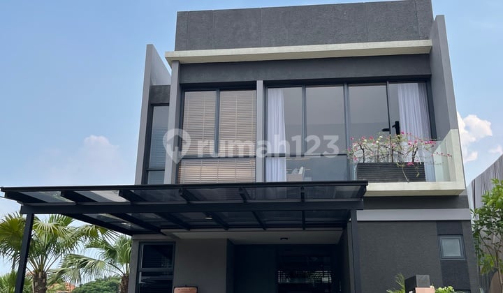 Rumah Mewah Tipe Blackslate Waterfront Lippo Cikarang, Dekat Tol