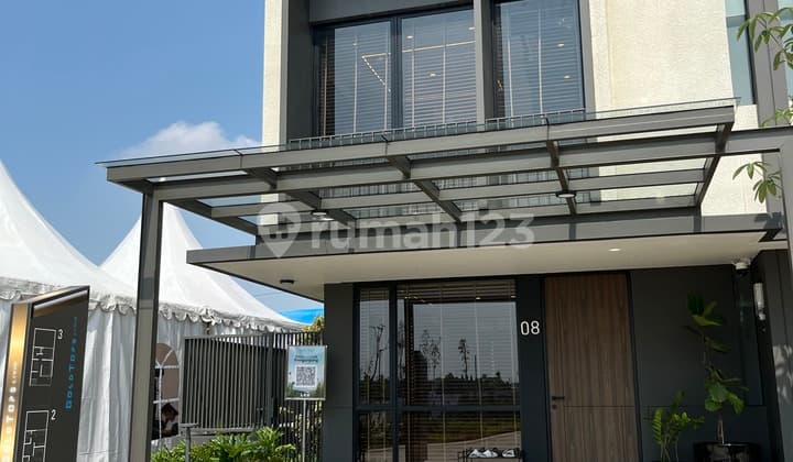 Rumah 3 Lantai Termurah di Lippo Cikarang , 4 Kamar, Dekat Tol