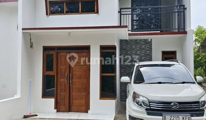 Rumah 2 Lantai Depok, 3 Kamar Dekat Tol & Stasiun