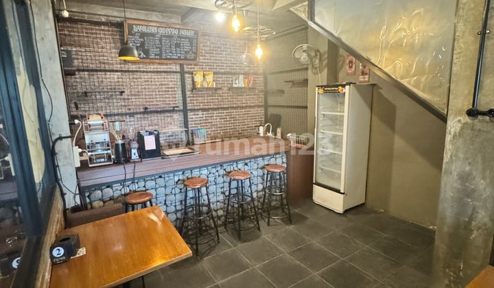 Disewakan Ex Cafe Ruang-Usaha di Jl. Kompas No 39, Cempaka Putih, Ciputat Timur, Kota Tangerang Selatan, Banten, Indonesia, 15412, Ciputat Furnished 128.0 M²