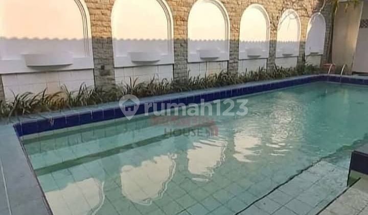 Hunian Sultan Langka di Cipete Selatan! di Atas Tanah 910 M², Private Pool & Backyard Luas - Rp 22 M"