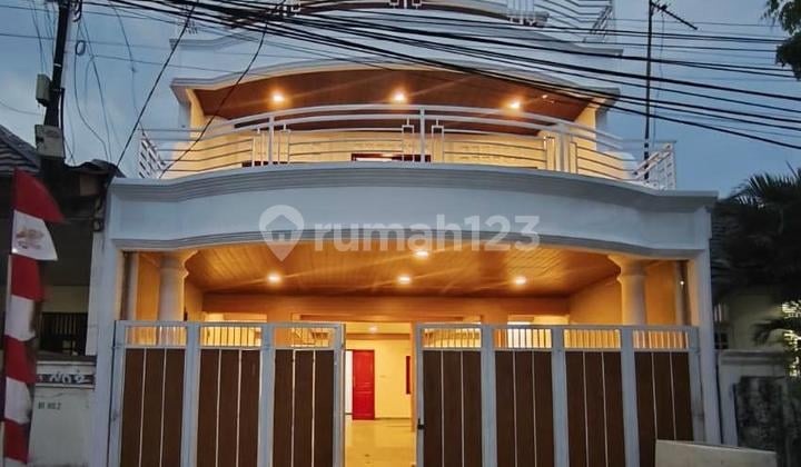 Rumah Minimalis Modern 3 Lantai di Rawalumbu di Bawah Harga Pasar