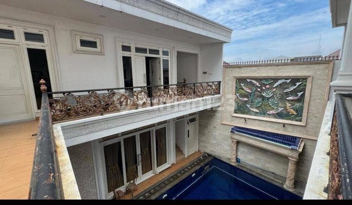 Rumah Mewah Premium Desain Modern dengan Private Pool di Duren Sawit Jakarta Timur
