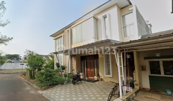 Rumah Mewah Hoek di Grand Wisata Akses Strategis