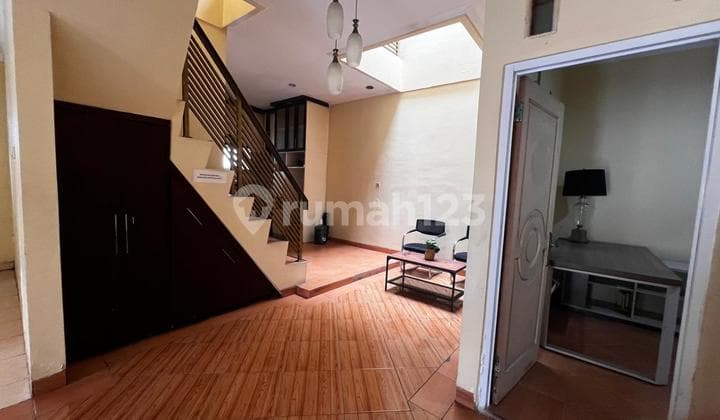 Rumah Semi Furnished Posisi Hook Siap Huni Dekat Sms di Karawaci
