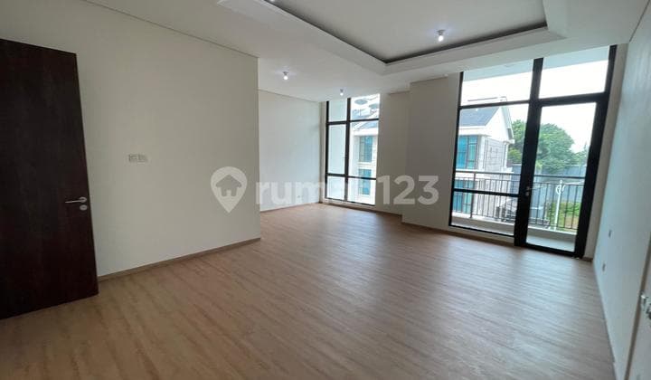 Rumah Mewah 4 Lantai tersedia Lift Lokasi Strategis, Pesanggrahan