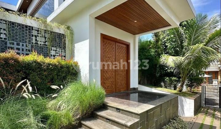 Rumah New Hook Tropical Minimalis Private Pool di Pondok Indah