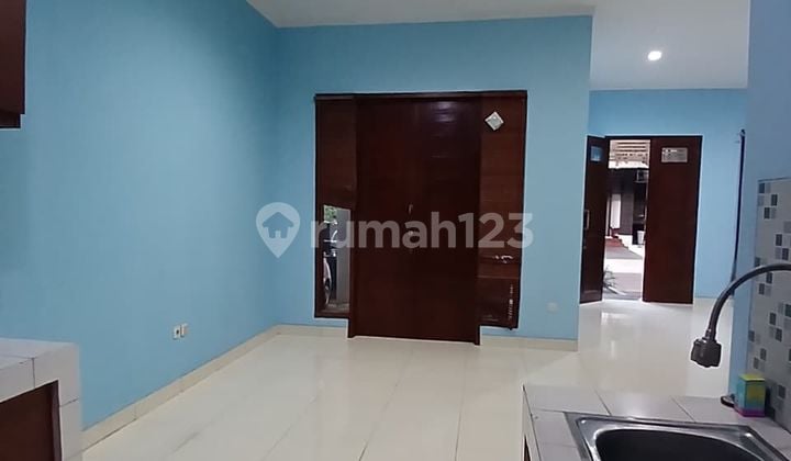 Rumah 2 Lantai Unfurnished Legalitas SHM Siap Huni di Bintaro