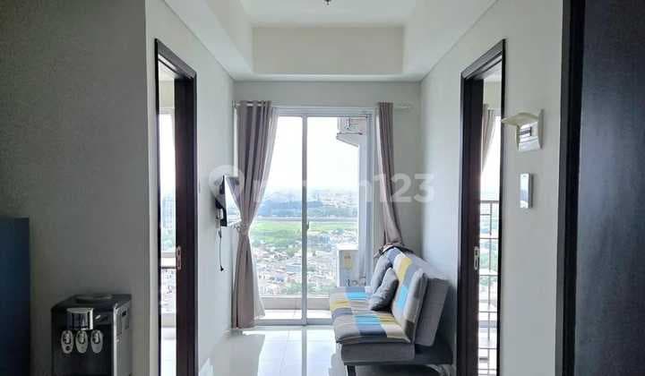 Apartemen Full Furnished dengan 3 Bedroom di Cengkareng, Jakbar