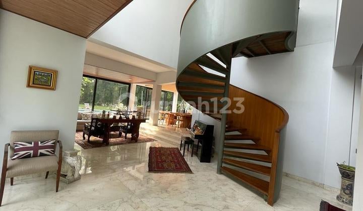 Rumah 3 Lantai Hook Ada Attic Room SHM Siap Huni di Pesanggrahan