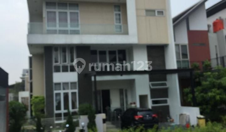 Rumah Hadap Selatan SHM Mezzanine 3.5 Lantai di Kramat Jati