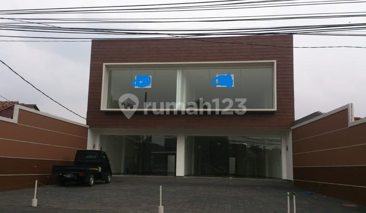 Spacious Parking Shop House for Exclusive Office in Jagakarsa, South Jakarta