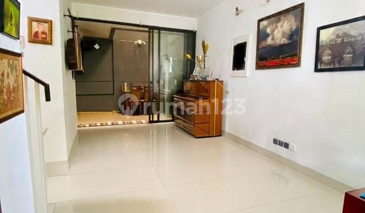 Rumah Unfurnished 2 Lantai Siap Huni Harga bisa Nego di Bintaro