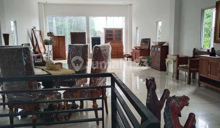 Ruang Usaha Siap Pakai dengan Luas Tanah 120M2 di Kemang, Jaksel