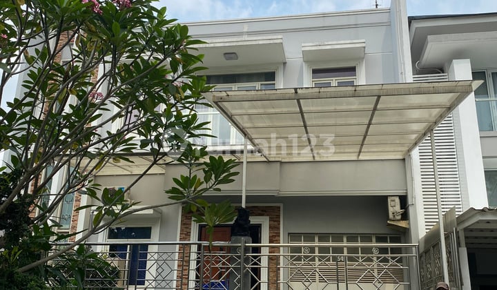 Rumah 2 Lantai SHM Hadap Timur Laut Semi Furnish, Gading Serpong