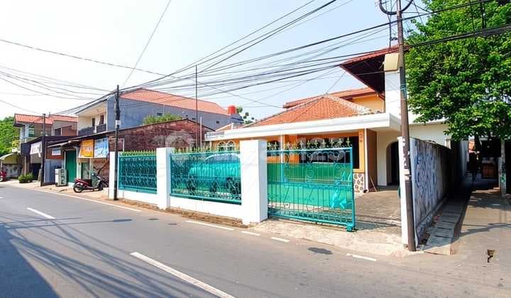 Rumah Dijual Cepat SHM Hadap Utara Nonfurnished di Mampang Jaksel
