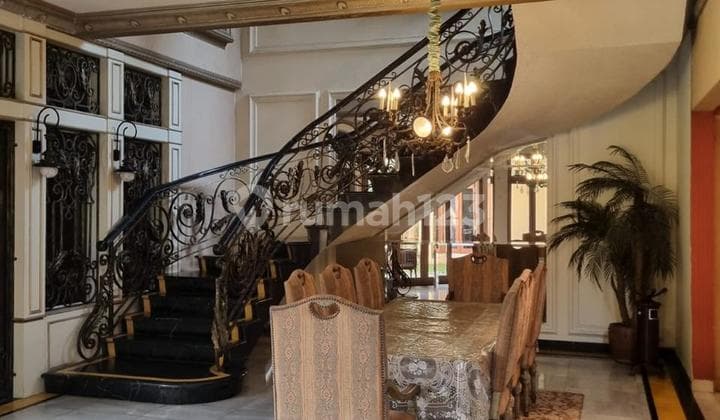 Rumah Mewah 6 Kamar Double High Ceiling 2 Lantai, Menteng Jakpus