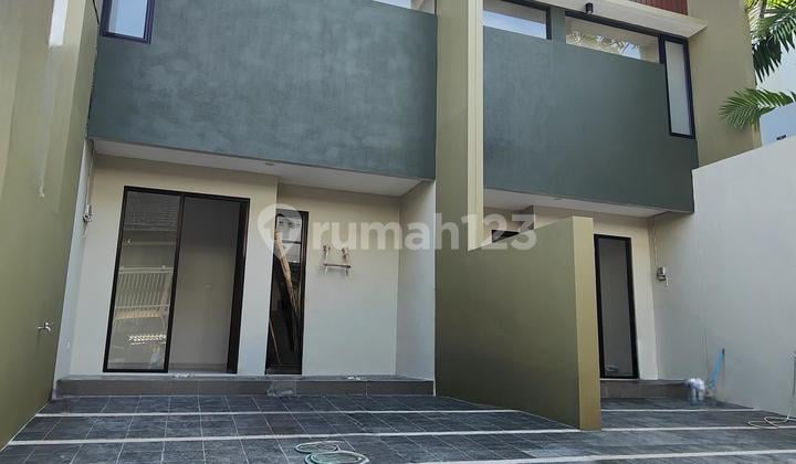 Rumah Dlm Cluster di Bcs Klp Gading Type C dan Ddgn Lantai Granit Besar