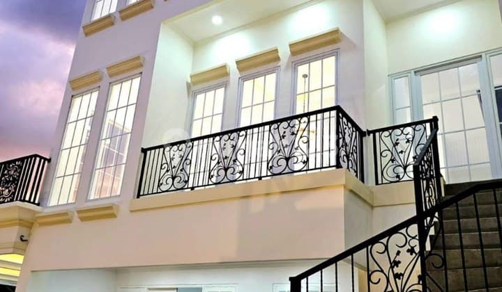 Dijual Brand New Kayumas 3 Lantai Modern Minimalis
