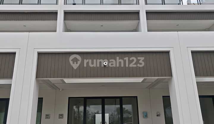 Sorrento Grande East 3-Storey Shop House Lt72 Gading Serpong - H20001