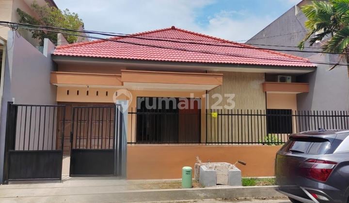 New House in Manyar Near Petra School