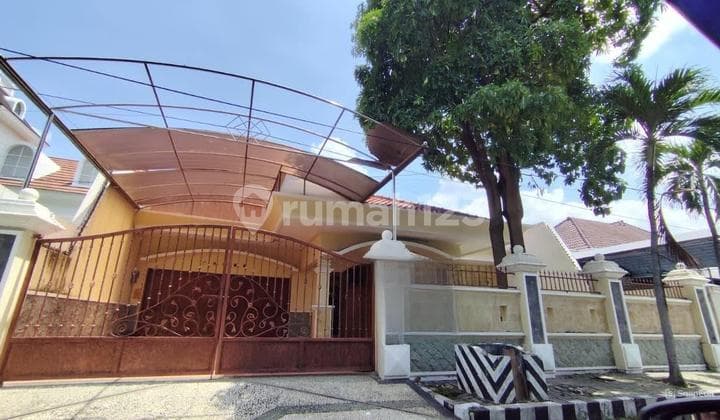 Manyar Kartikaw 4 Mobil Mewah