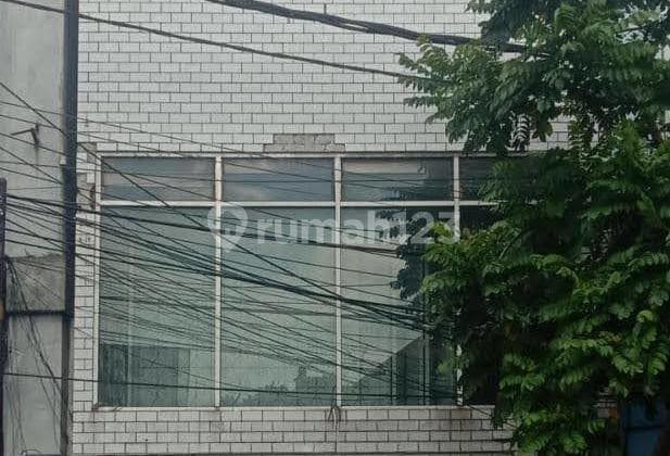 Ruko Pahlawan, Strategic Area of Central Surabaya