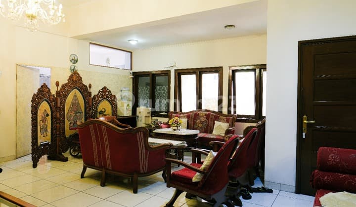 Rumah Mainroad Sayap Jalan Riau Cocok untuk Usaha Non Heritage