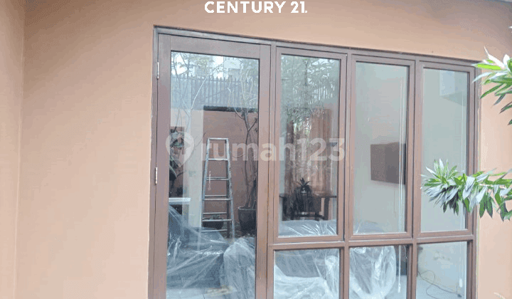 Rumah Semi Furnished di Cluster The Icon Bsd 3888